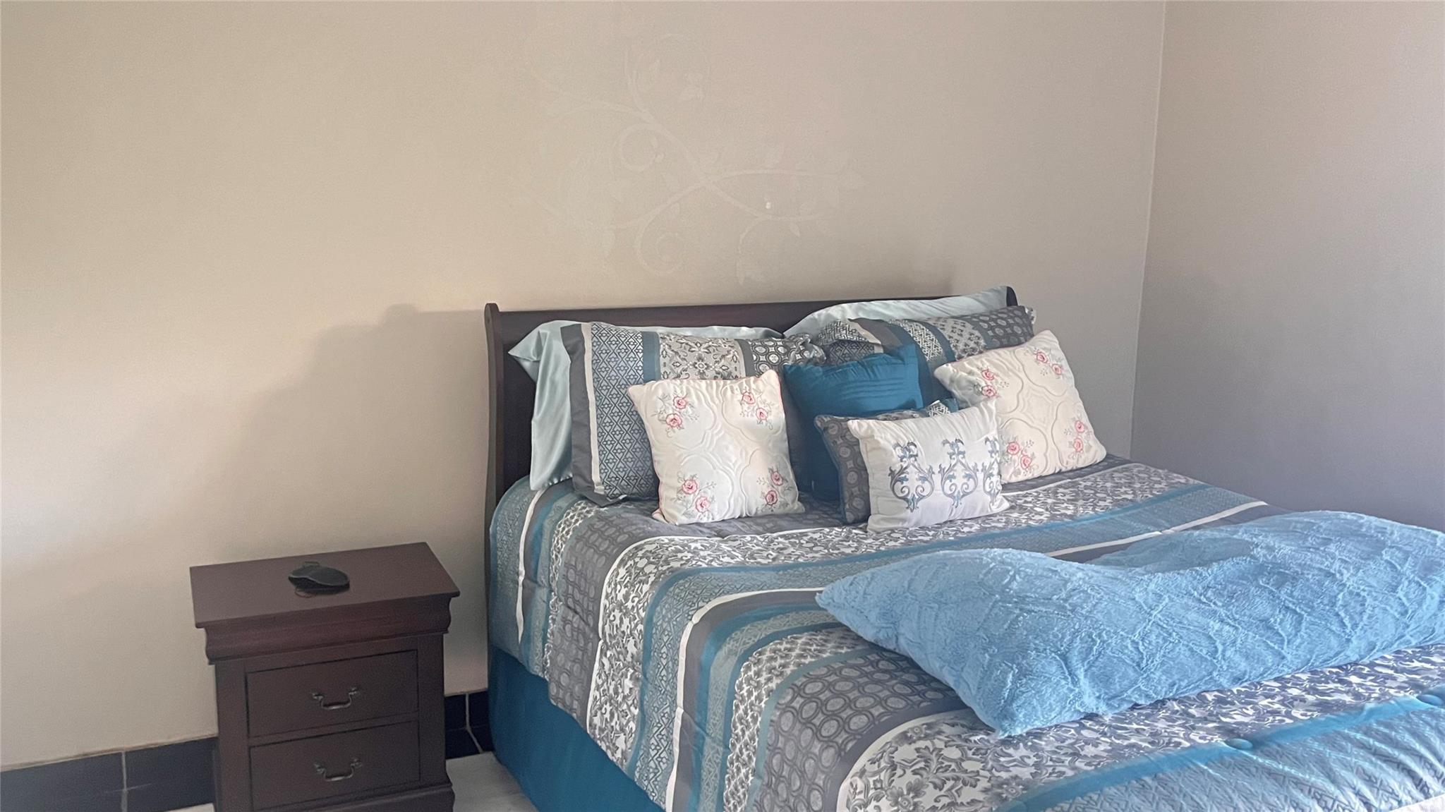 121 NE 204th St 18, Miami, FL, 33179/$120,000 1 121 NE 204th St 18