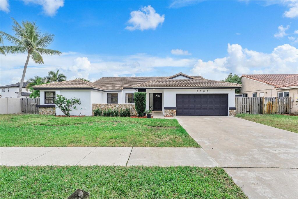 Photo of 5700 Hawkes Bluff Avenue, Davie, FL 33331 (MLS # R11145153)