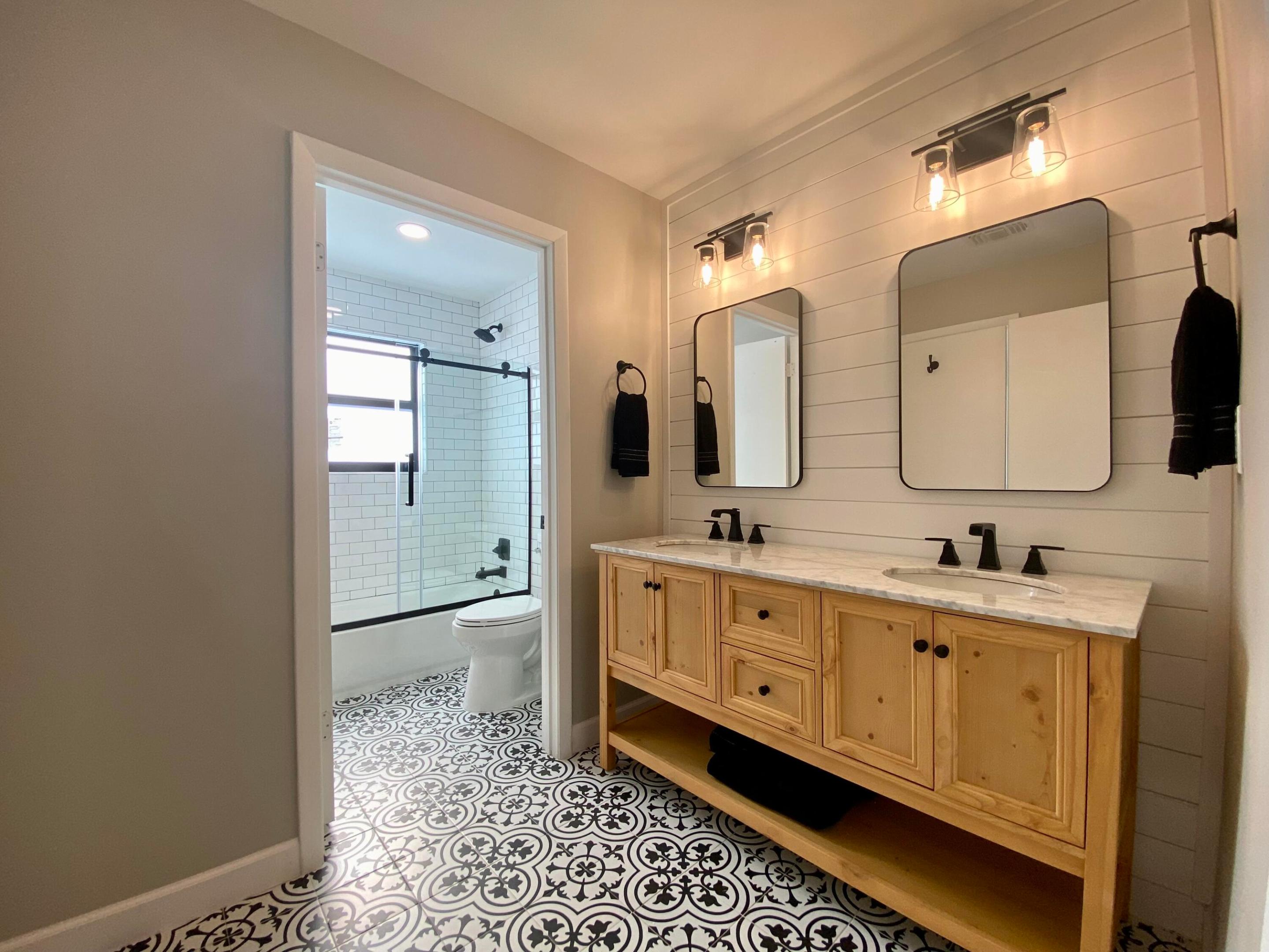 BEDFORD MEWS AT WELLINGTON - Residential Lease