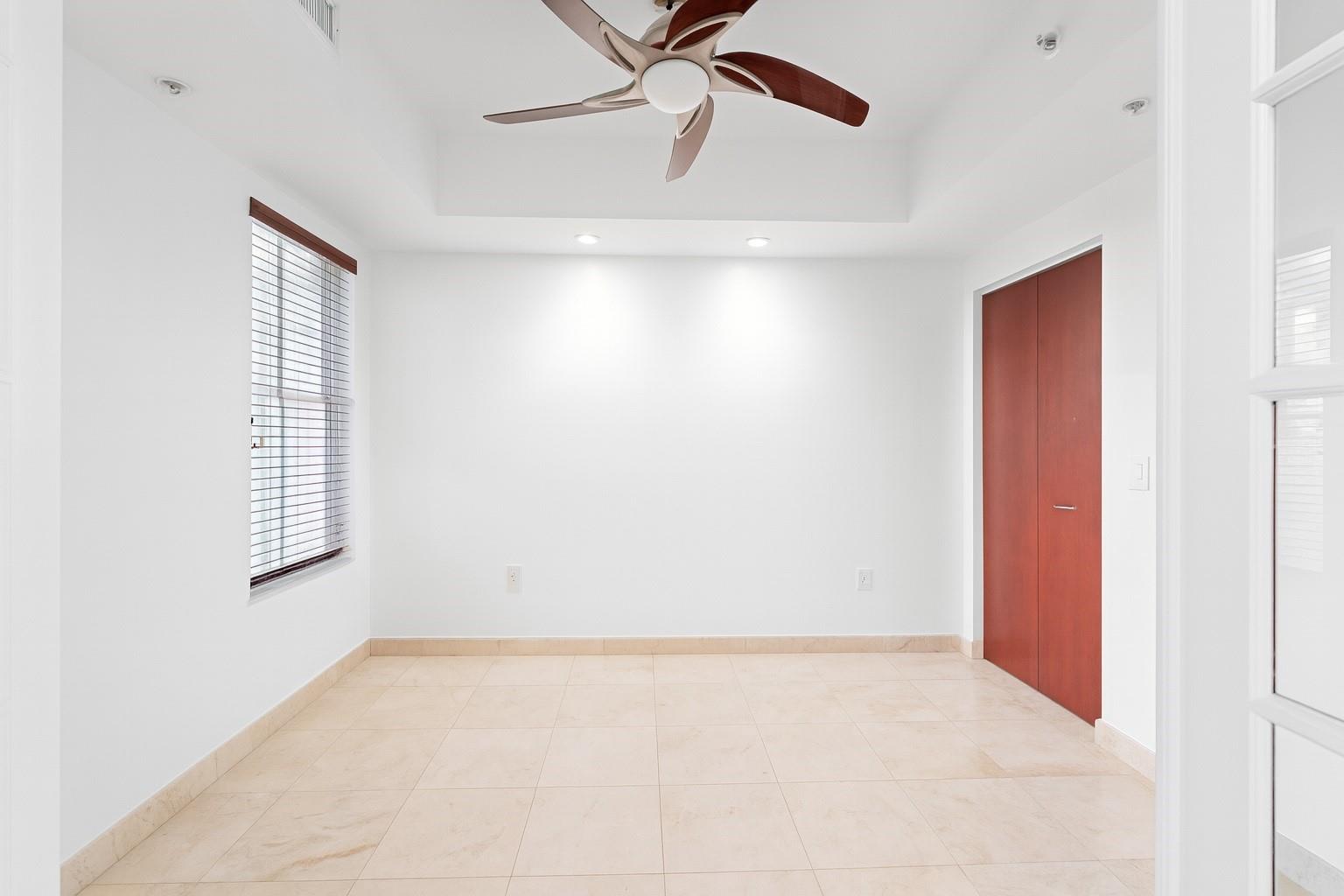 Ocean Plaza - Residential