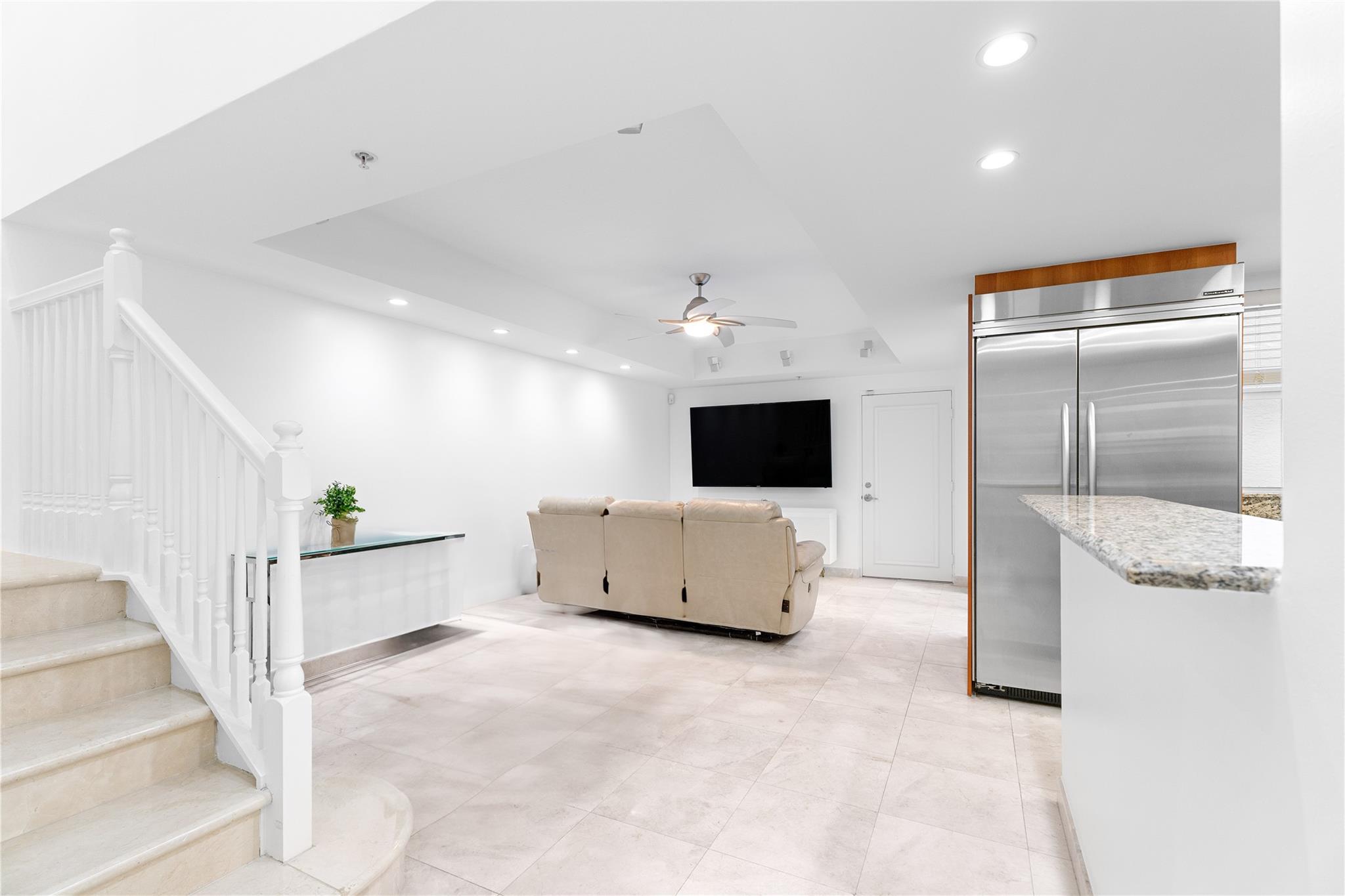 Ocean Plaza - Residential