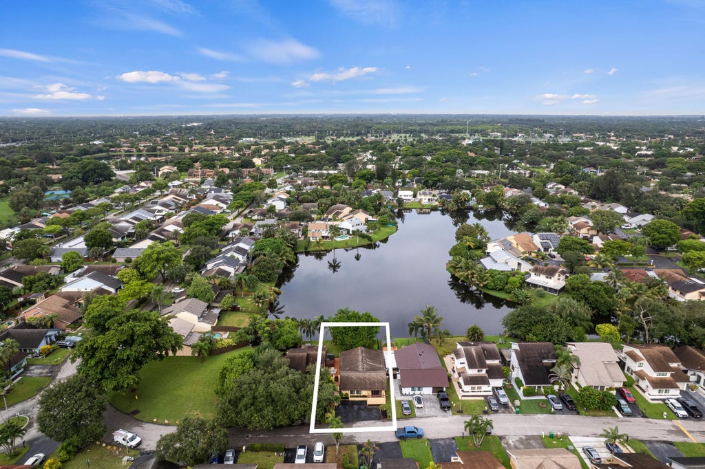 Photo of 4051 SW 82ND Terrace, Davie, FL 33328 (MLS # B26081113)