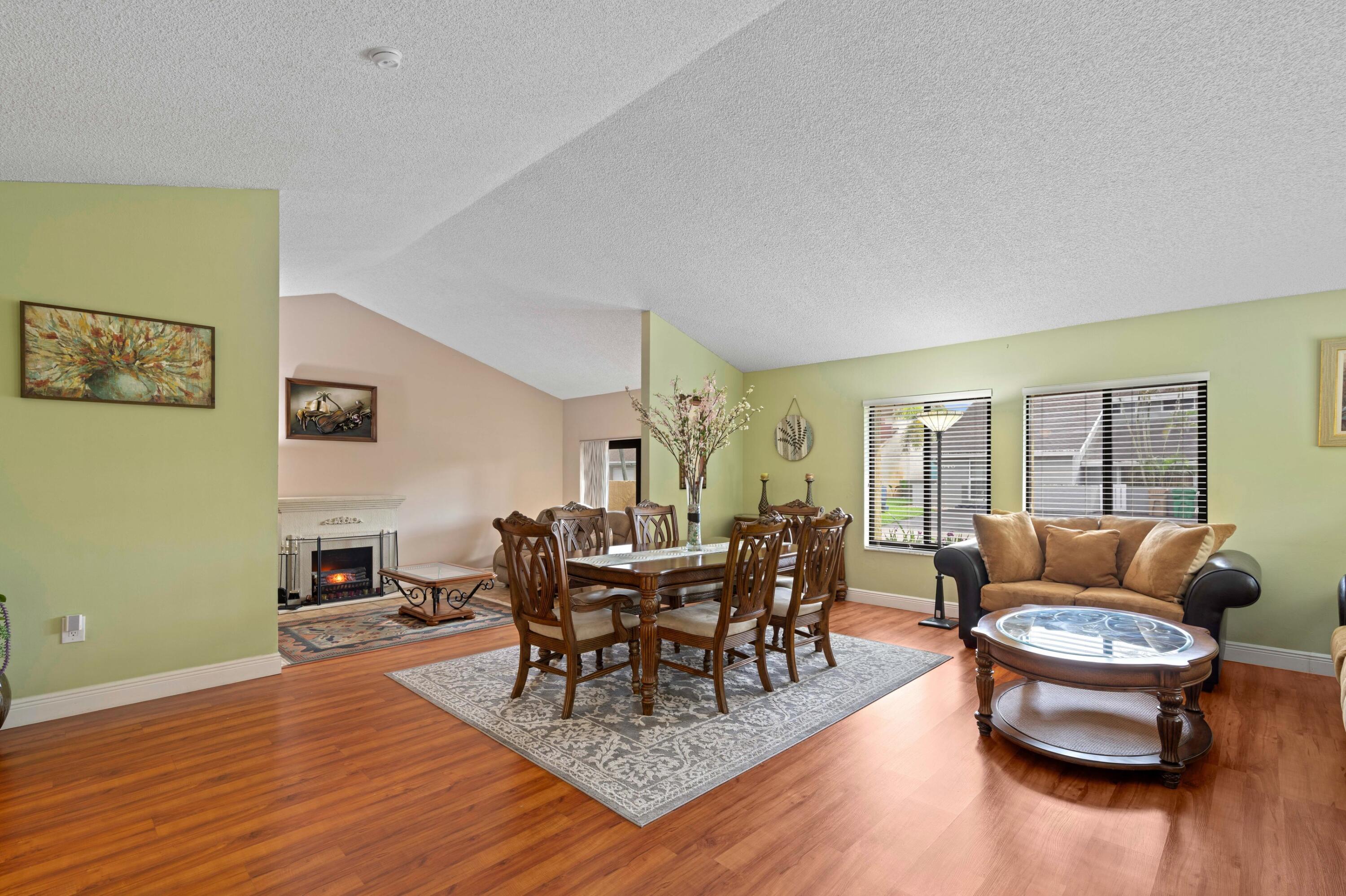 4051 SW 82ND Terrace
