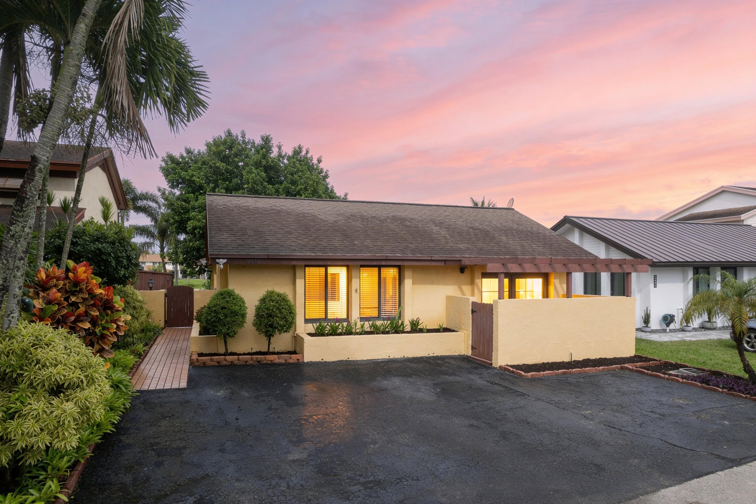 4051 SW 82ND Terrace