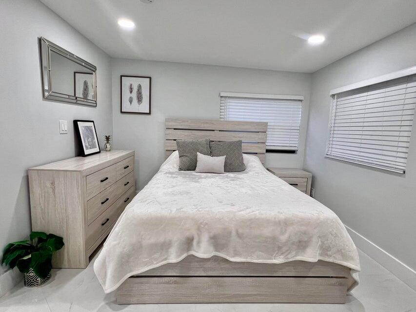 PALM BEACH SHORES - Residential