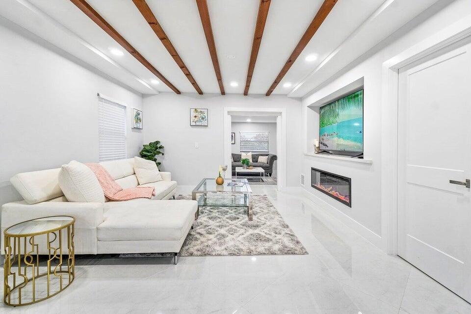 PALM BEACH SHORES - Residential