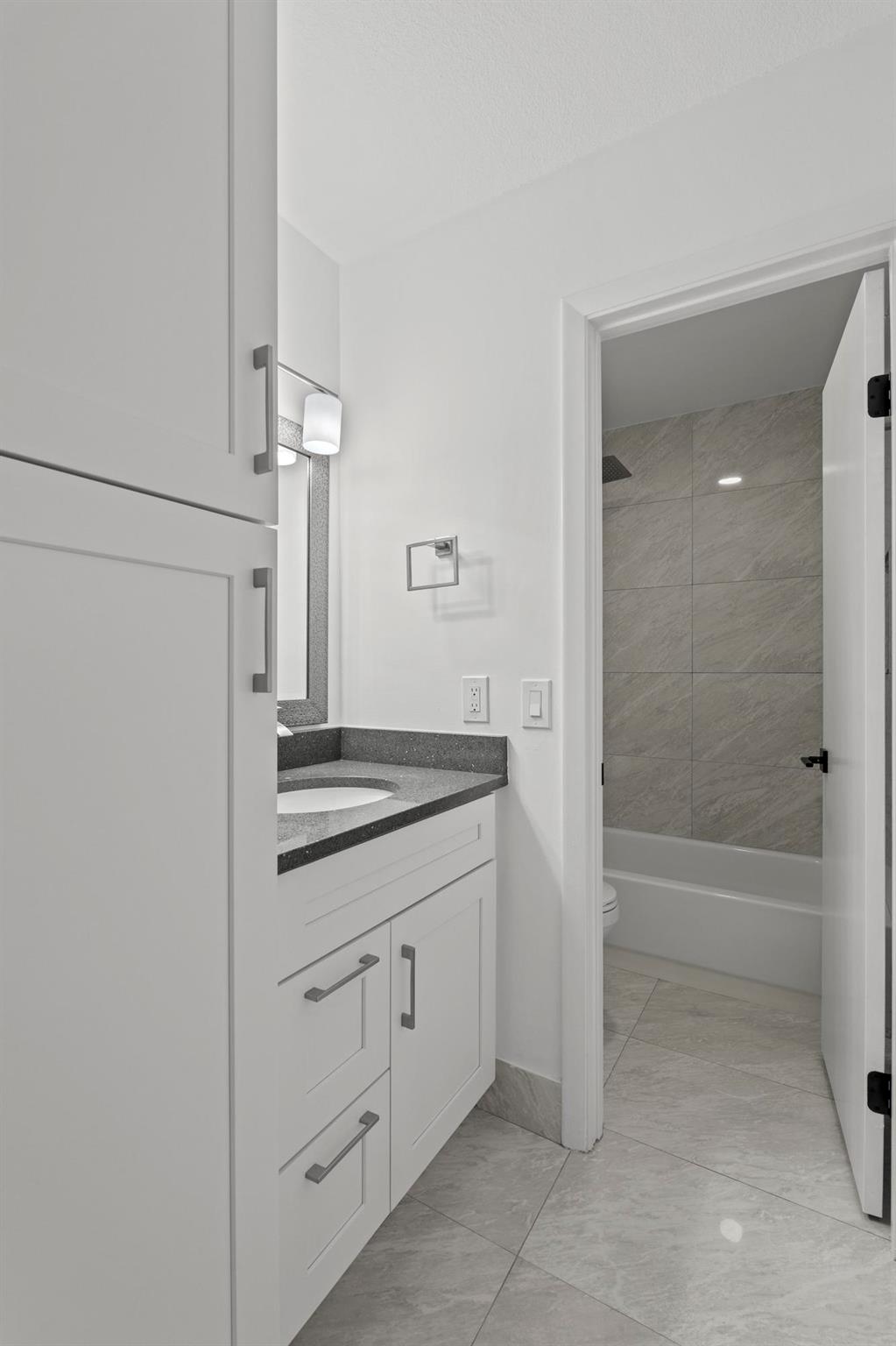 TARTAN COCONUT CREEK PHAS - Residential Lease