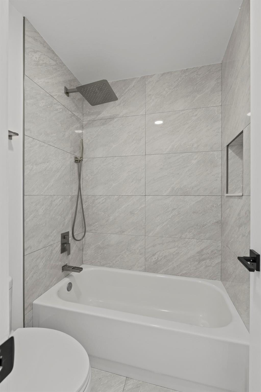 TARTAN COCONUT CREEK PHAS - Residential Lease