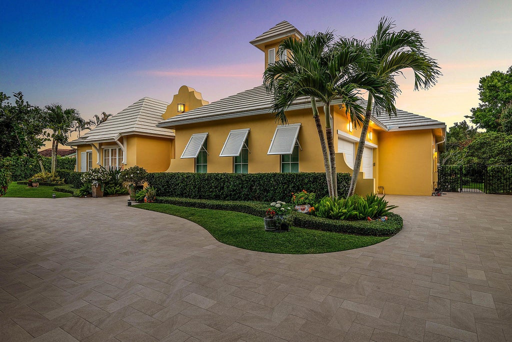 Photo of 10329 Prestwick Road, Boynton Beach, FL 33436 (MLS # B26087574)