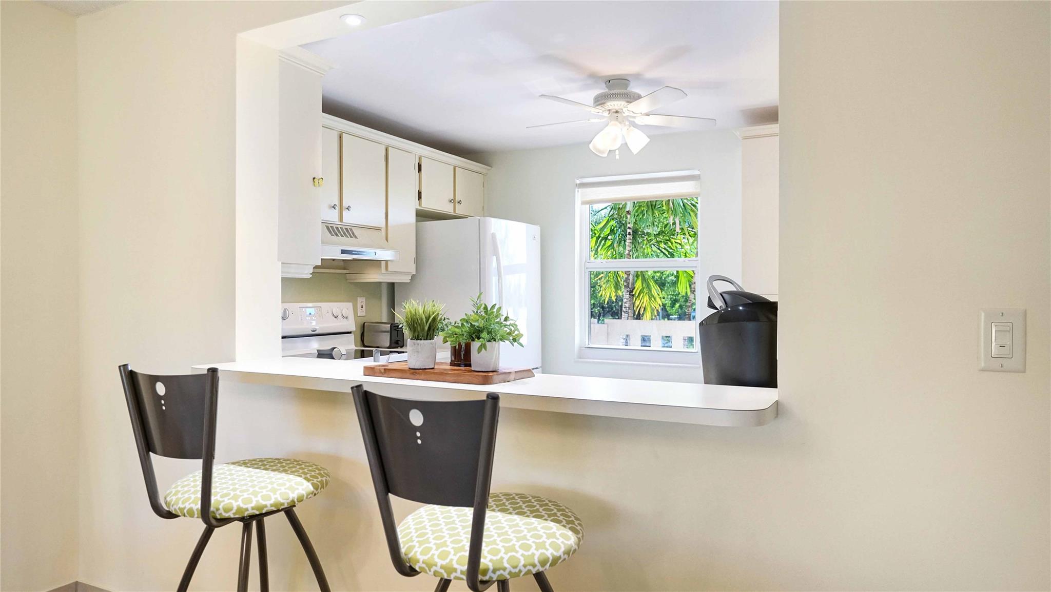 MEADOWBROOK LAKES VIEW - Residential