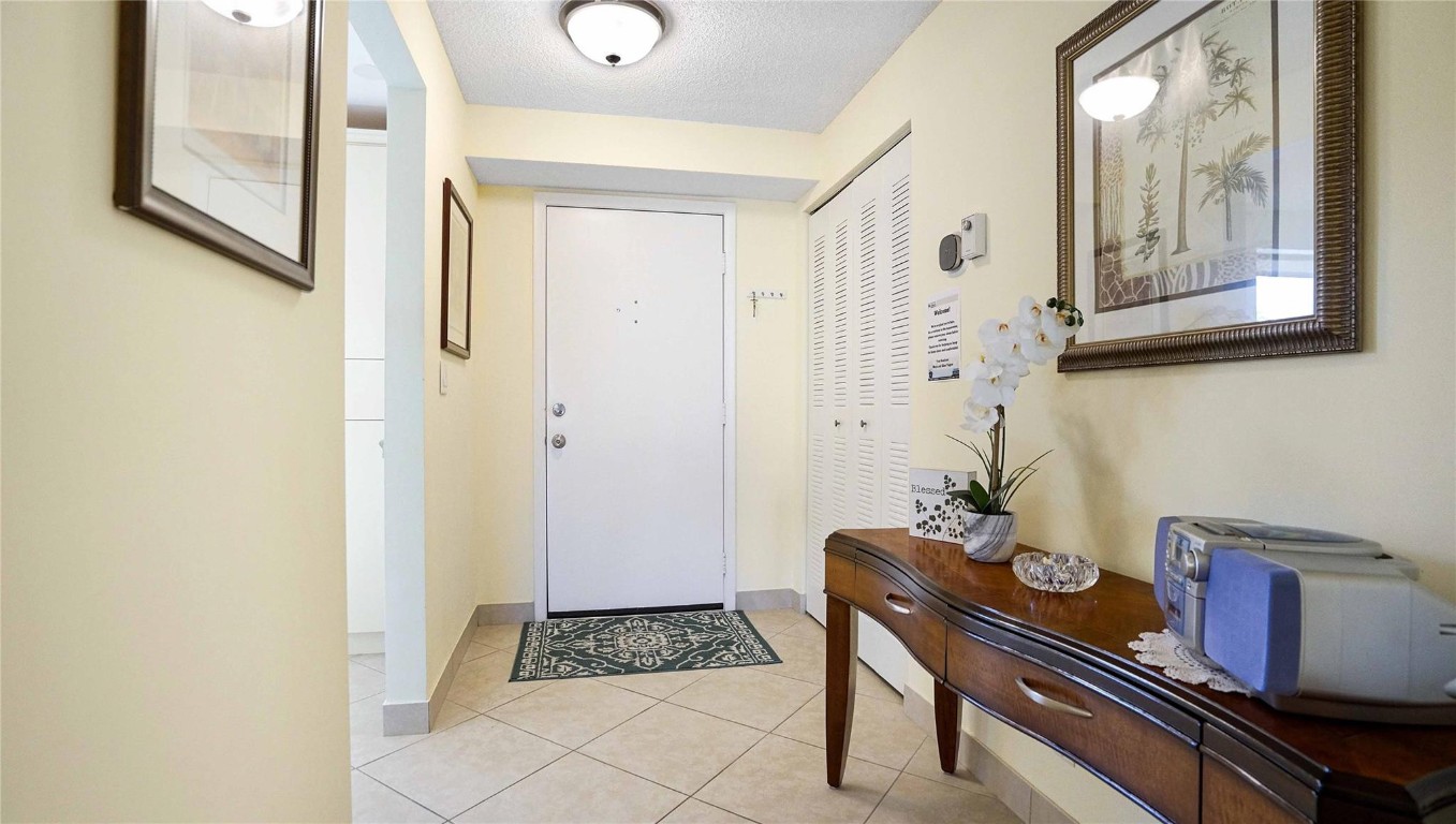 MEADOWBROOK LAKES VIEW - Residential