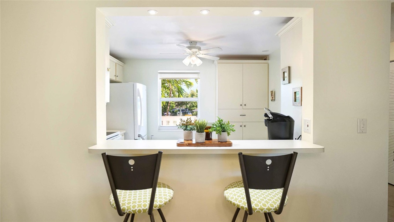 MEADOWBROOK LAKES VIEW - Residential