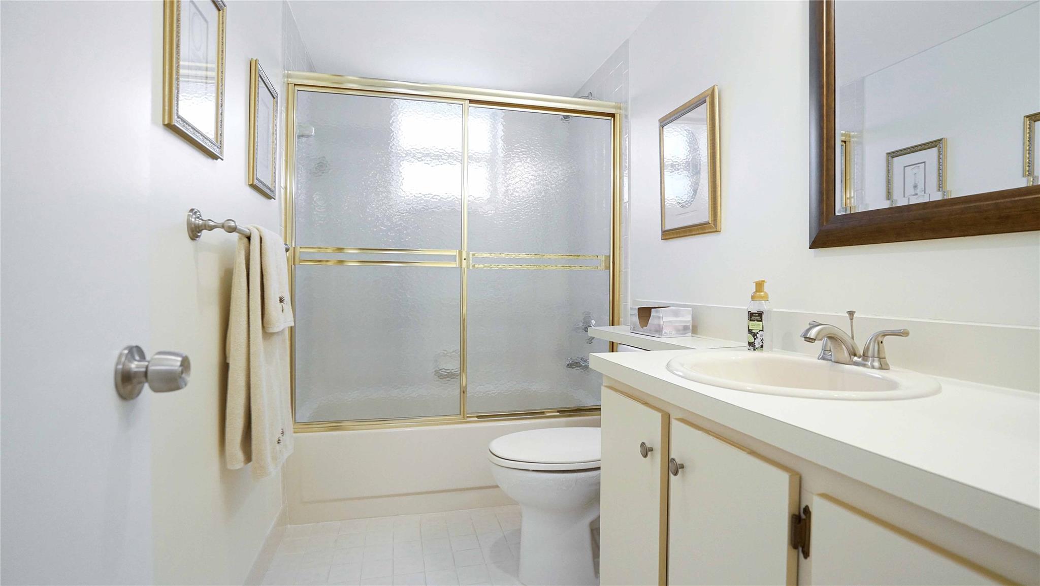 MEADOWBROOK LAKES VIEW - Residential