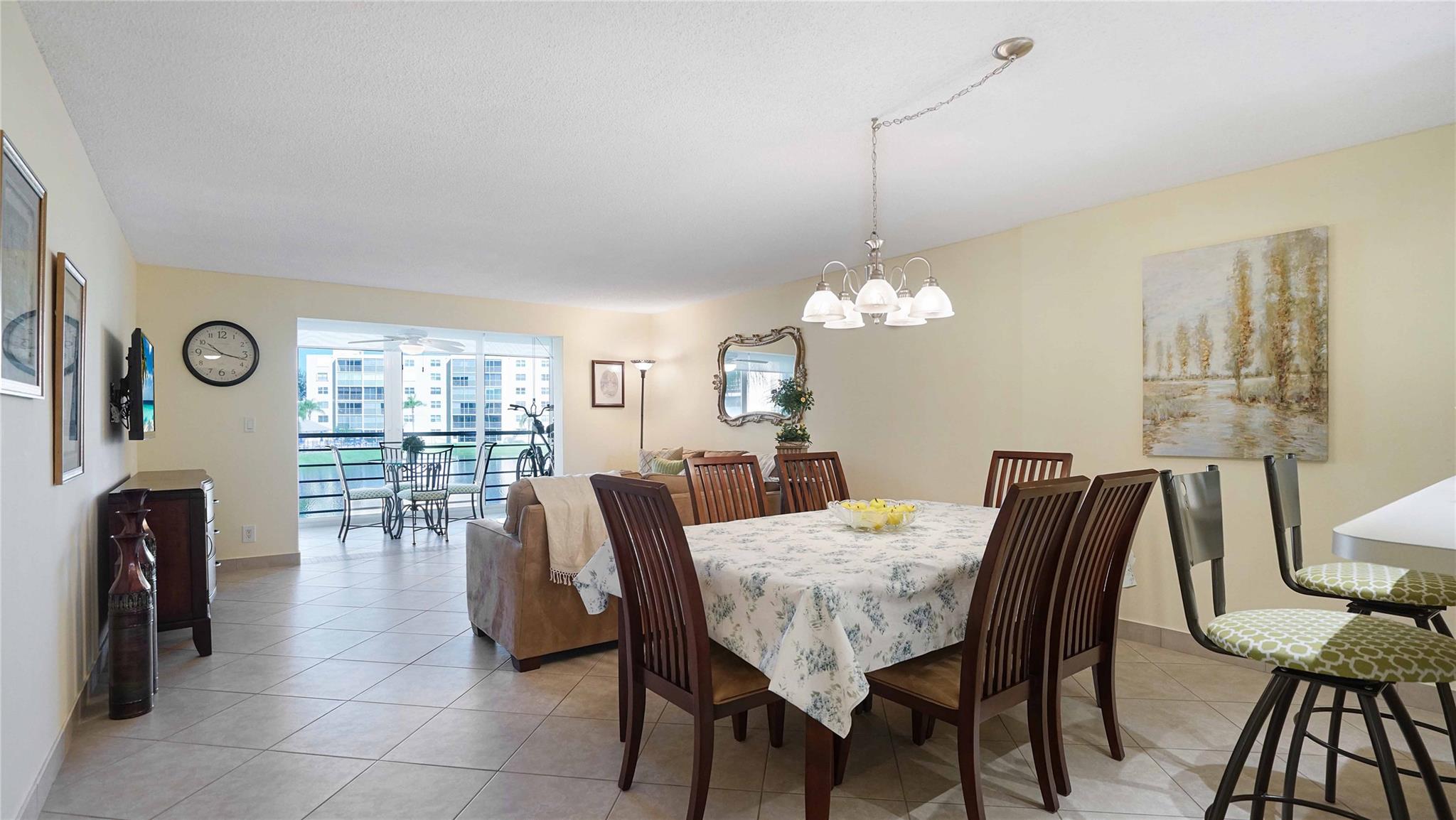 MEADOWBROOK LAKES VIEW - Residential