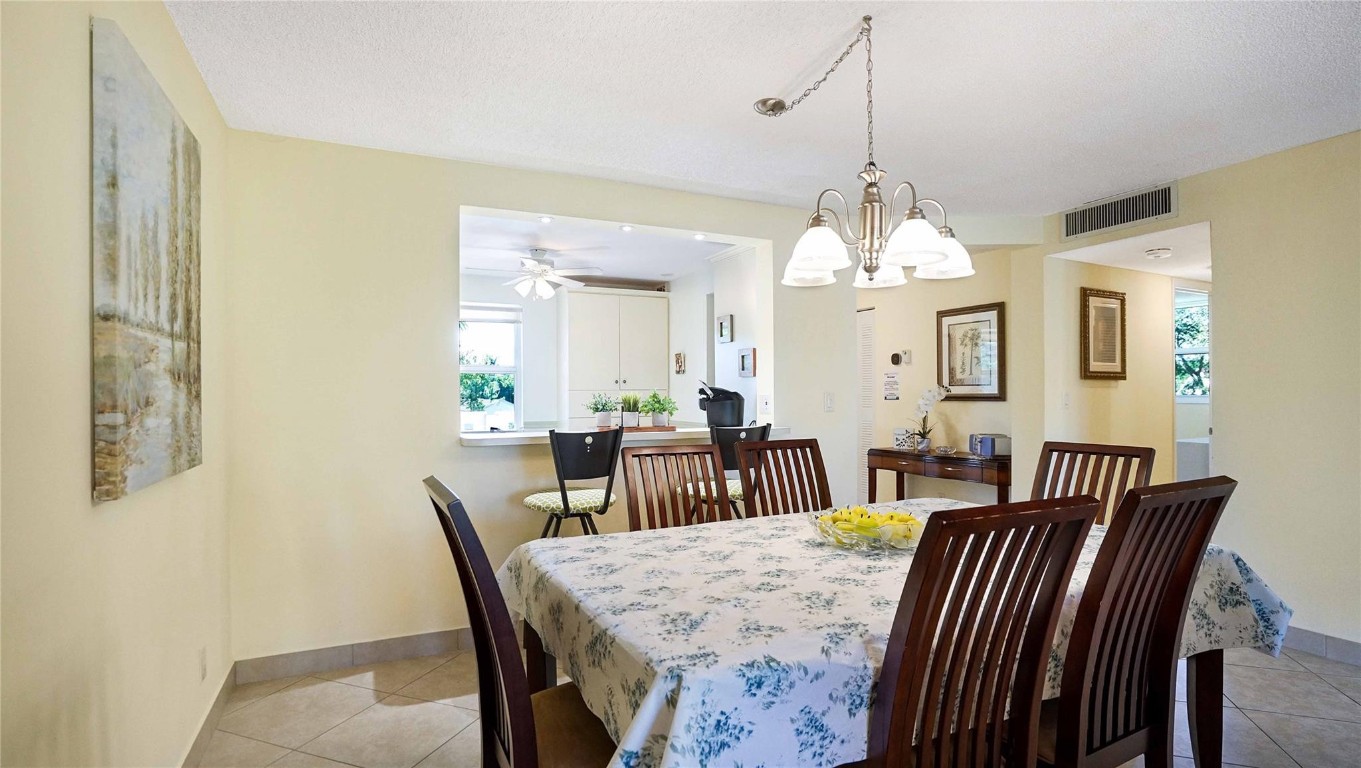 MEADOWBROOK LAKES VIEW - Residential