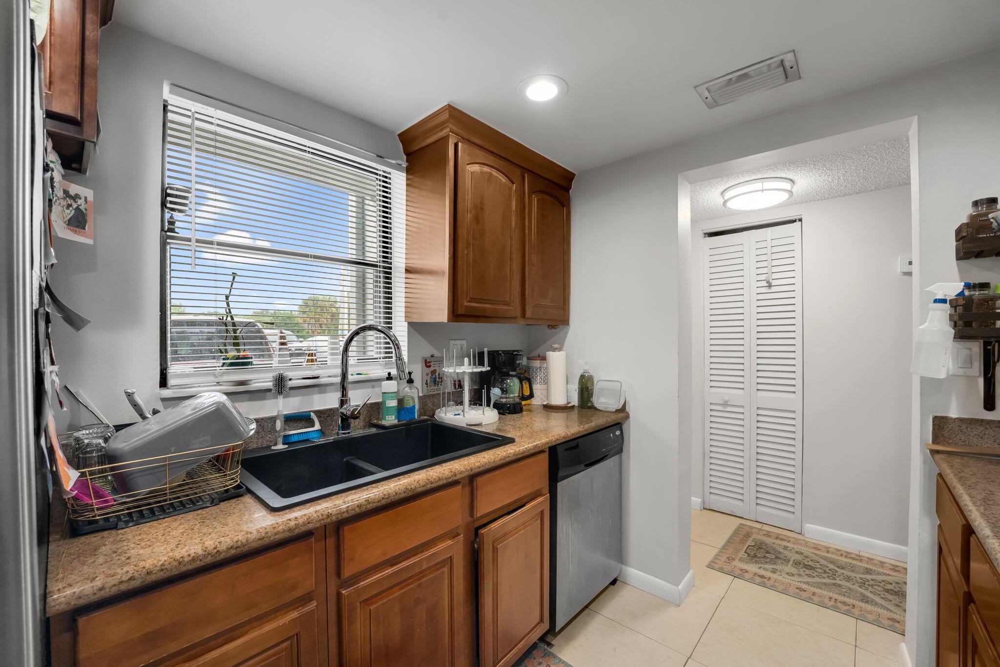 PRESIDENTIAL GOLFVIEW CON - Residential