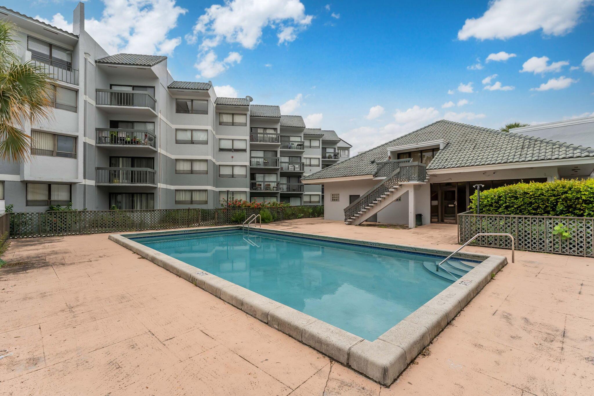 PRESIDENTIAL GOLFVIEW CON - Residential