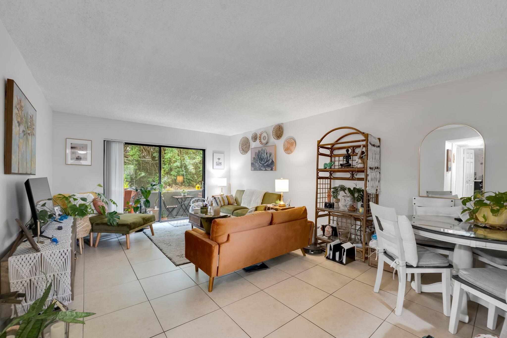 PRESIDENTIAL GOLFVIEW CON - Residential