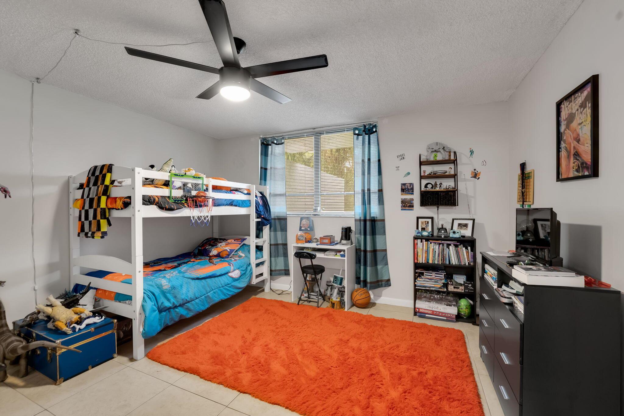 PRESIDENTIAL GOLFVIEW CON - Residential