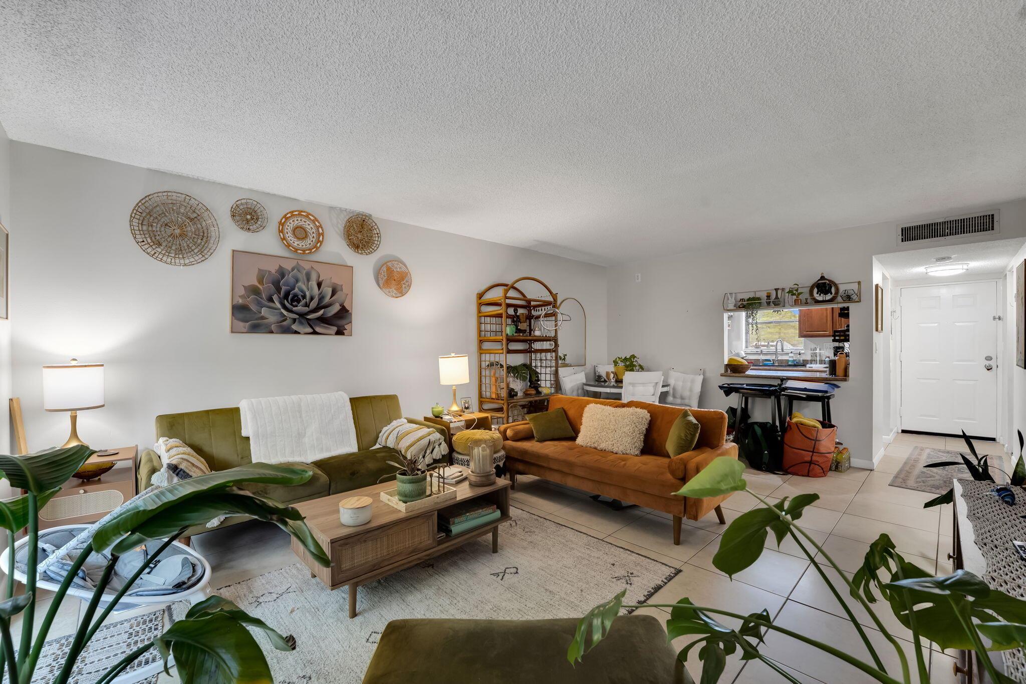 PRESIDENTIAL GOLFVIEW CON - Residential