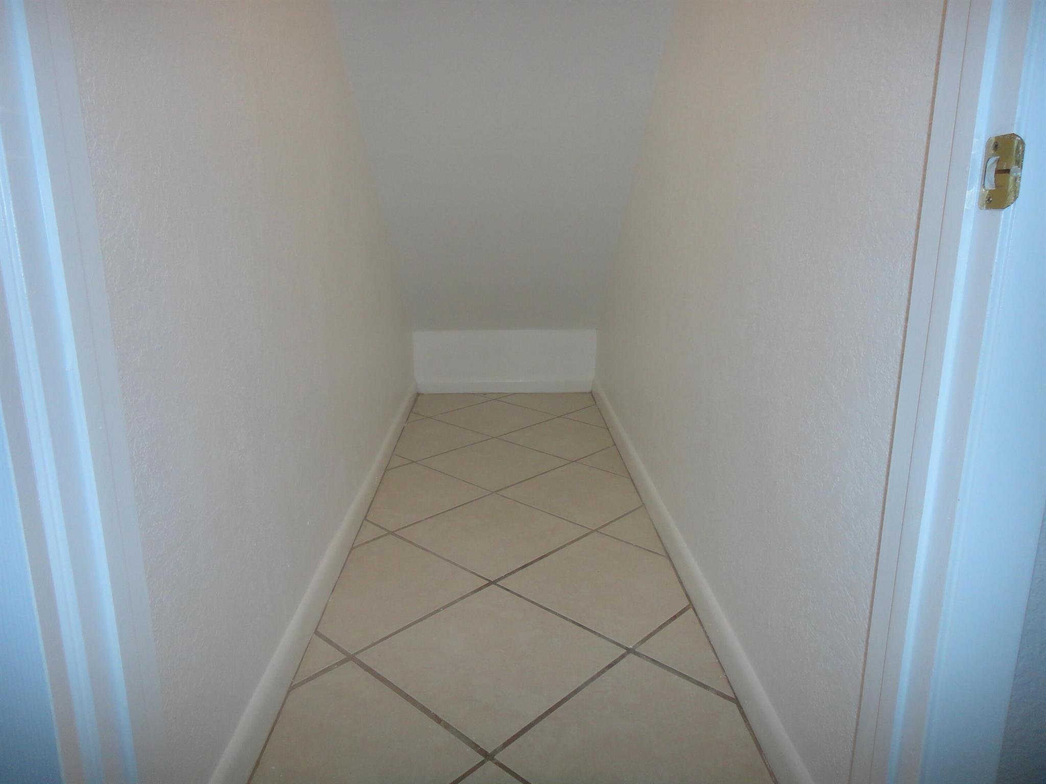 LAKEFIELD OF THE LANDINGS - Residential Lease