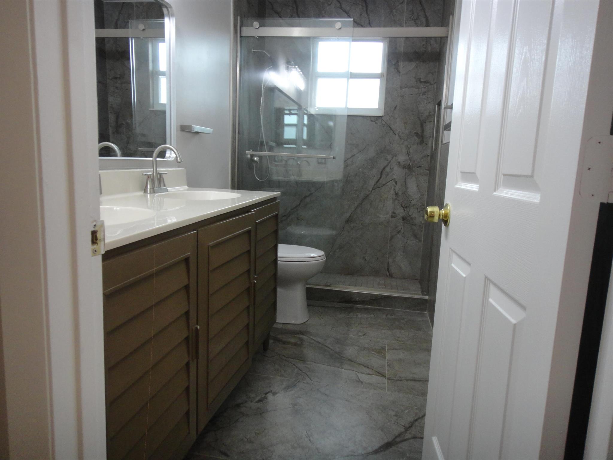 LAKEFIELD OF THE LANDINGS - Residential Lease