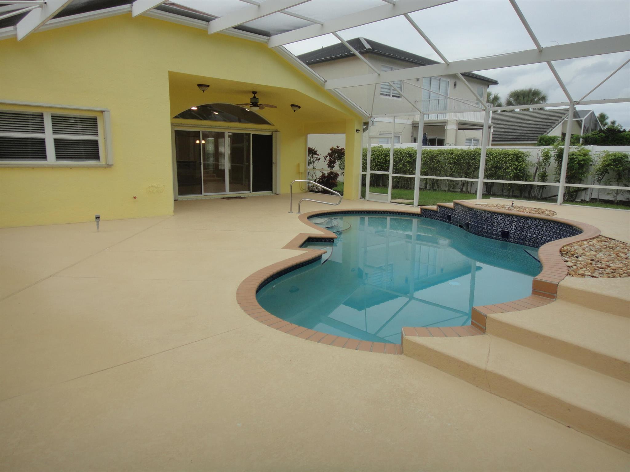 LAKEFIELD OF THE LANDINGS - Residential Lease