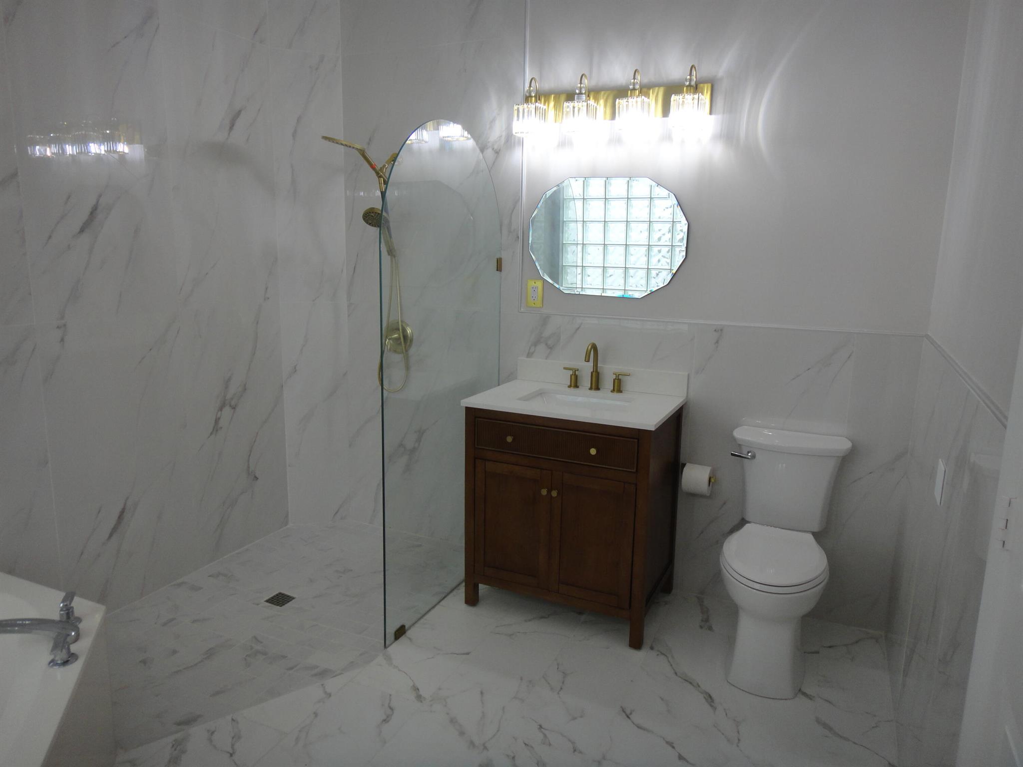 LAKEFIELD OF THE LANDINGS - Residential Lease