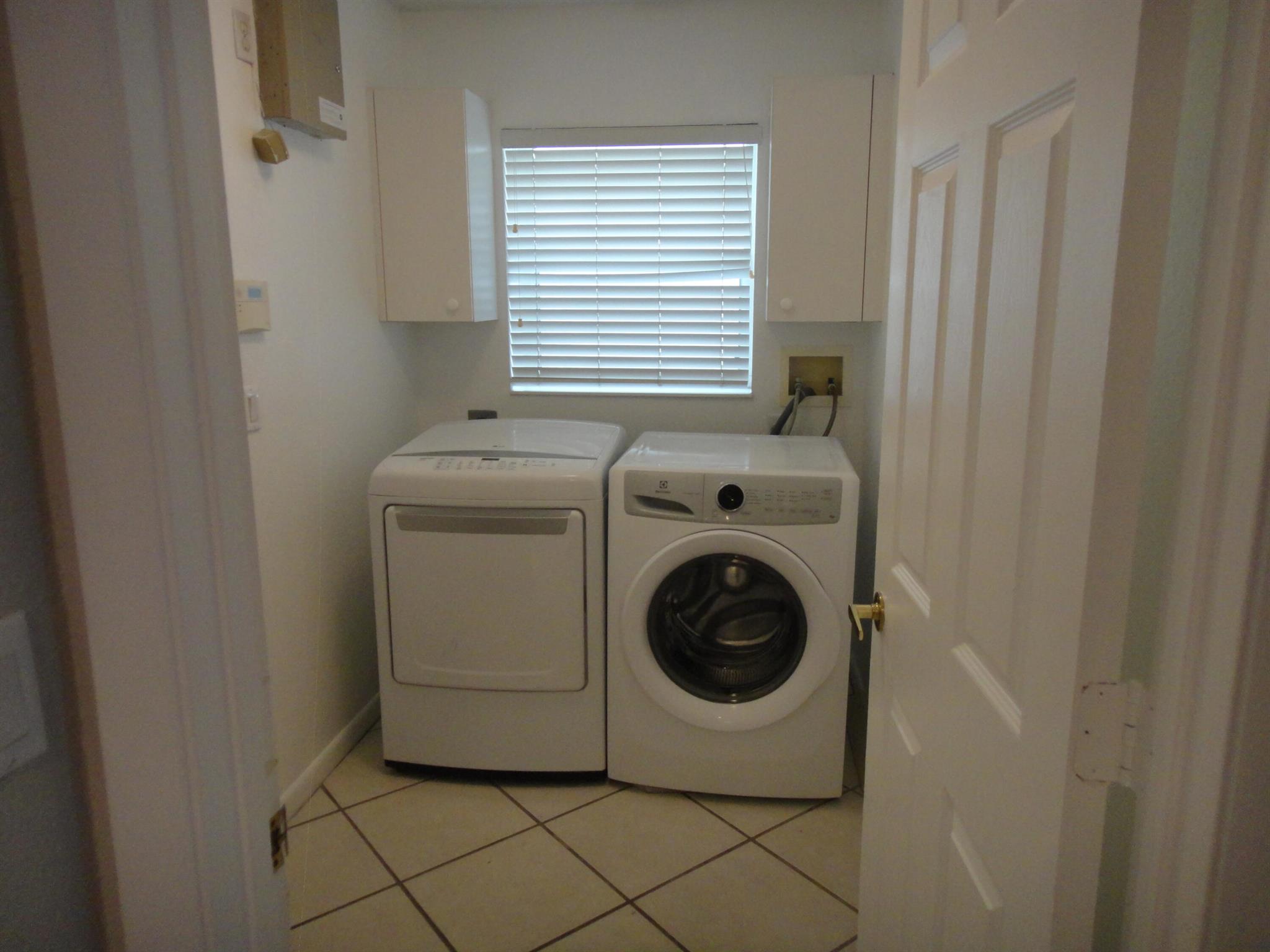 LAKEFIELD OF THE LANDINGS - Residential Lease