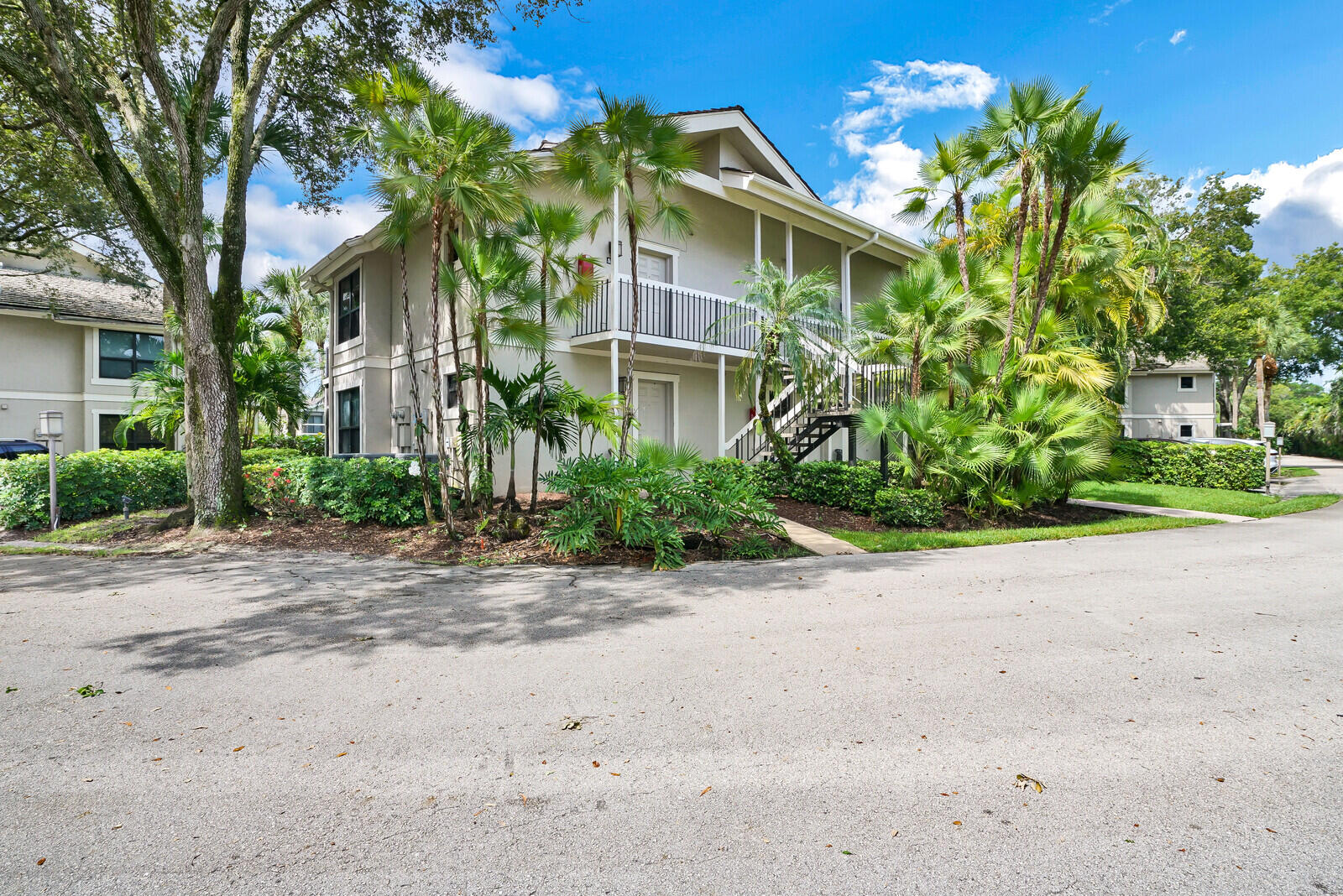 Available for the upcoming season, this beautifully updated 1 bed, 1 bath studio has everything you need. It's fully furnished with a modern kitchen, washer and dryer, plenty of closet space, and a pull-out sofa for guests. Enjoy peaceful water views from the screened-in patio, or take a dip in the community pool just a few steps away. Located in the Palm Beach Polo Club- gated neighborhood close to equestrian events, polo, great restaurants, and more.