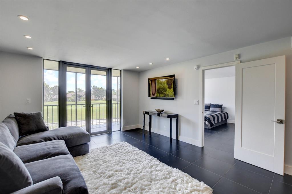 DEER CREEK COUNTRY CLUB - Residential