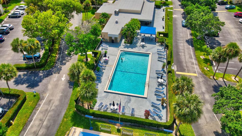 DEER CREEK COUNTRY CLUB - Residential