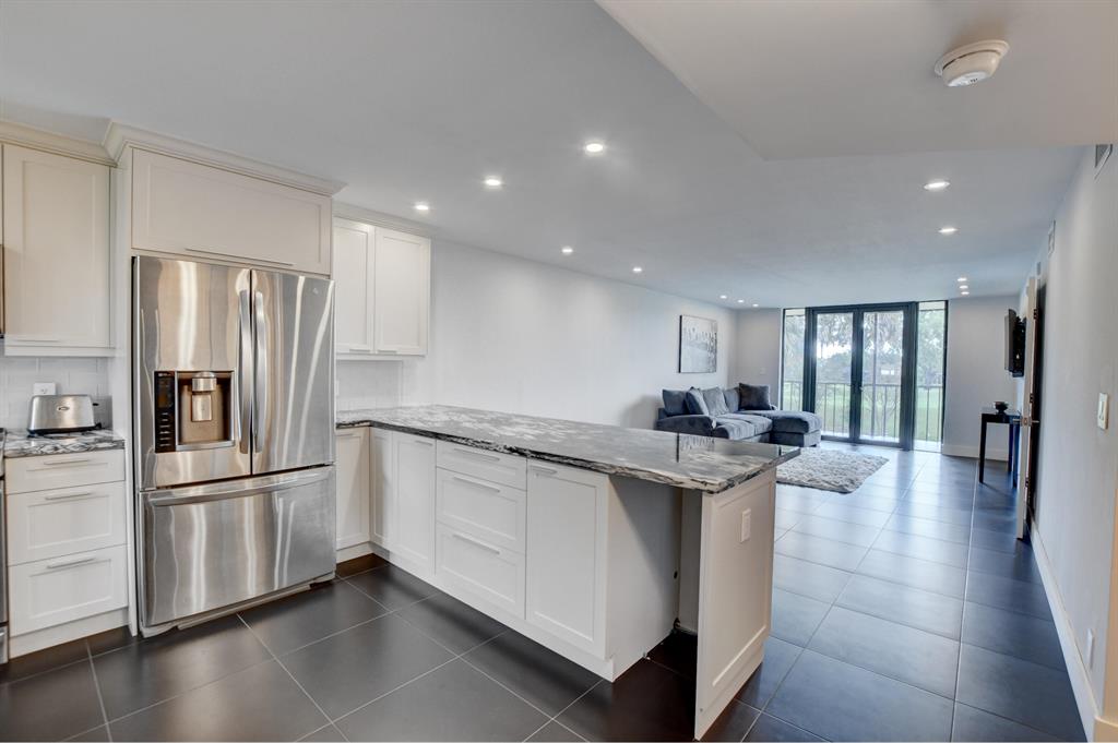 DEER CREEK COUNTRY CLUB - Residential