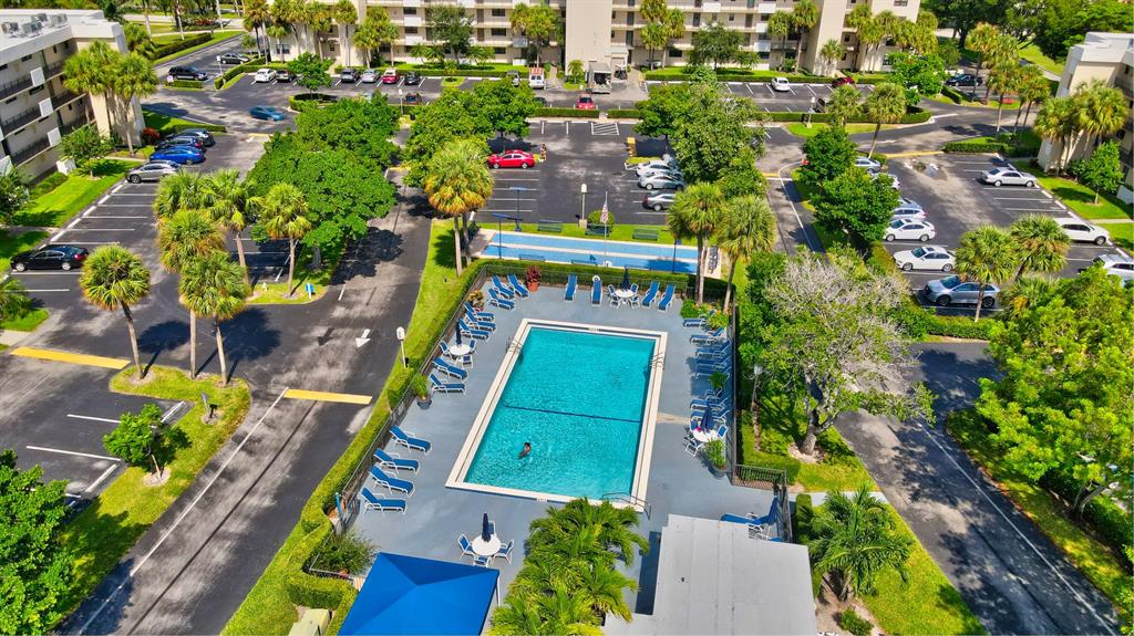 DEER CREEK COUNTRY CLUB - Residential