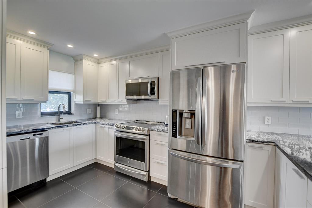 DEER CREEK COUNTRY CLUB - Residential