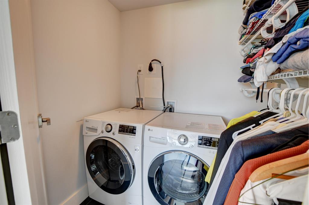 DEER CREEK COUNTRY CLUB - Residential