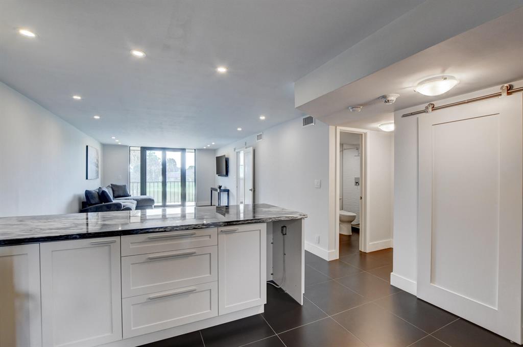 DEER CREEK COUNTRY CLUB - Residential