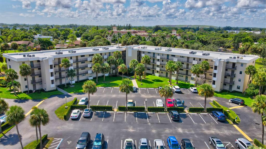 DEER CREEK COUNTRY CLUB - Residential