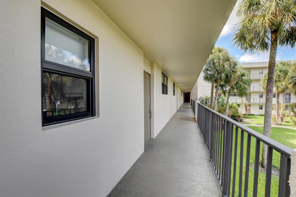 DEER CREEK COUNTRY CLUB - Residential