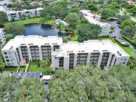 9480 Poinciana Pl 201 Davie FL 33324