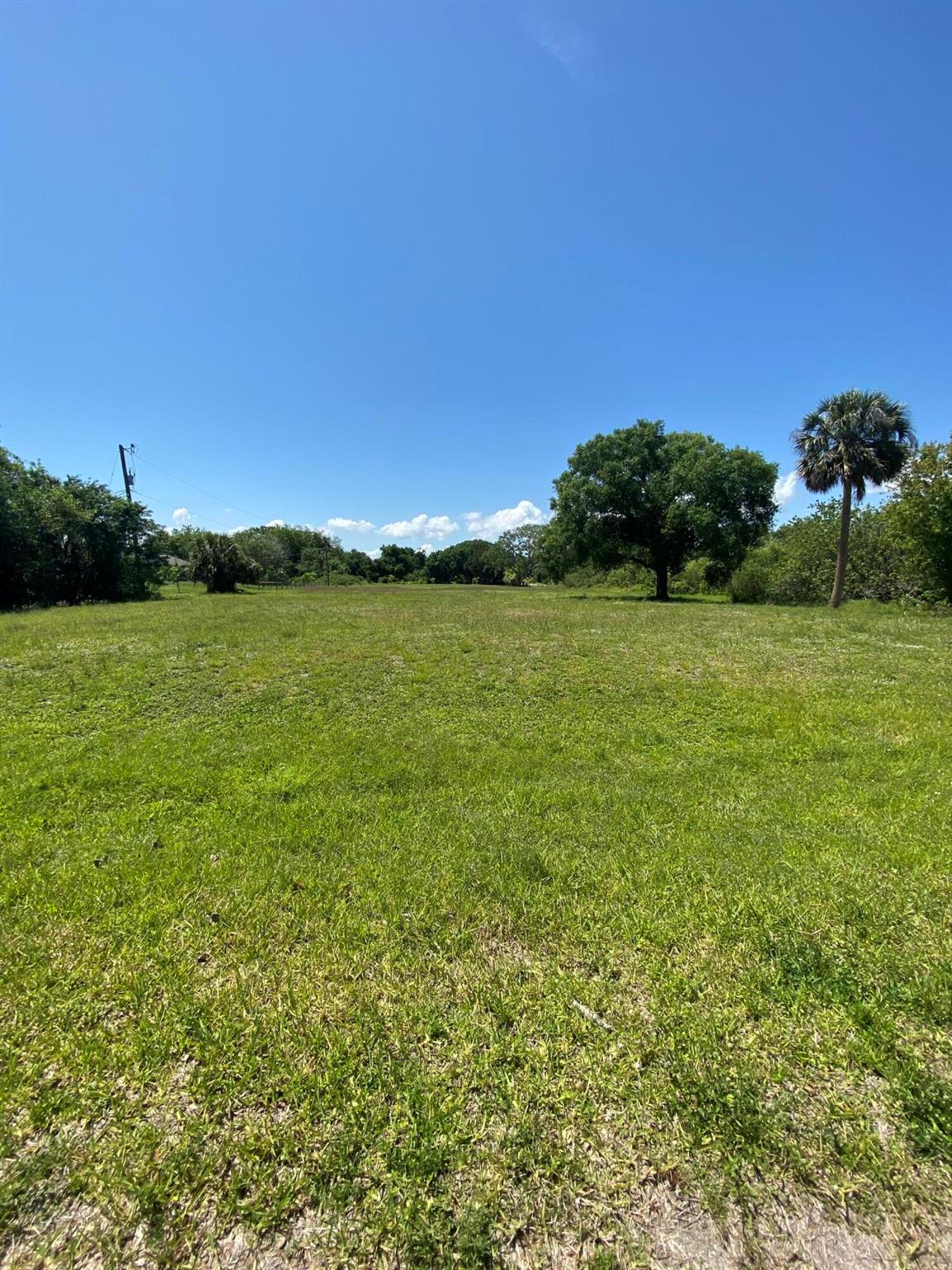 Build Your Dream Home in Okeechobee!Three adjacent lots, each 0.291 acres - $60,000 each lot. Buy one, two, or all three together! These lots are cleared and ready to build, offering the perfect opportunity to create your ideal home. Prime Location - Close to town with easy access to shopping, dining, and recreation.Don't miss out on this fantastic opportunity!
