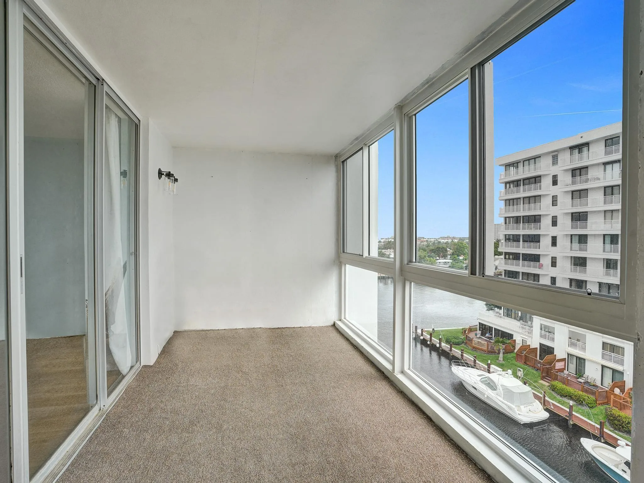 3100 NE 49th St Unit 708  