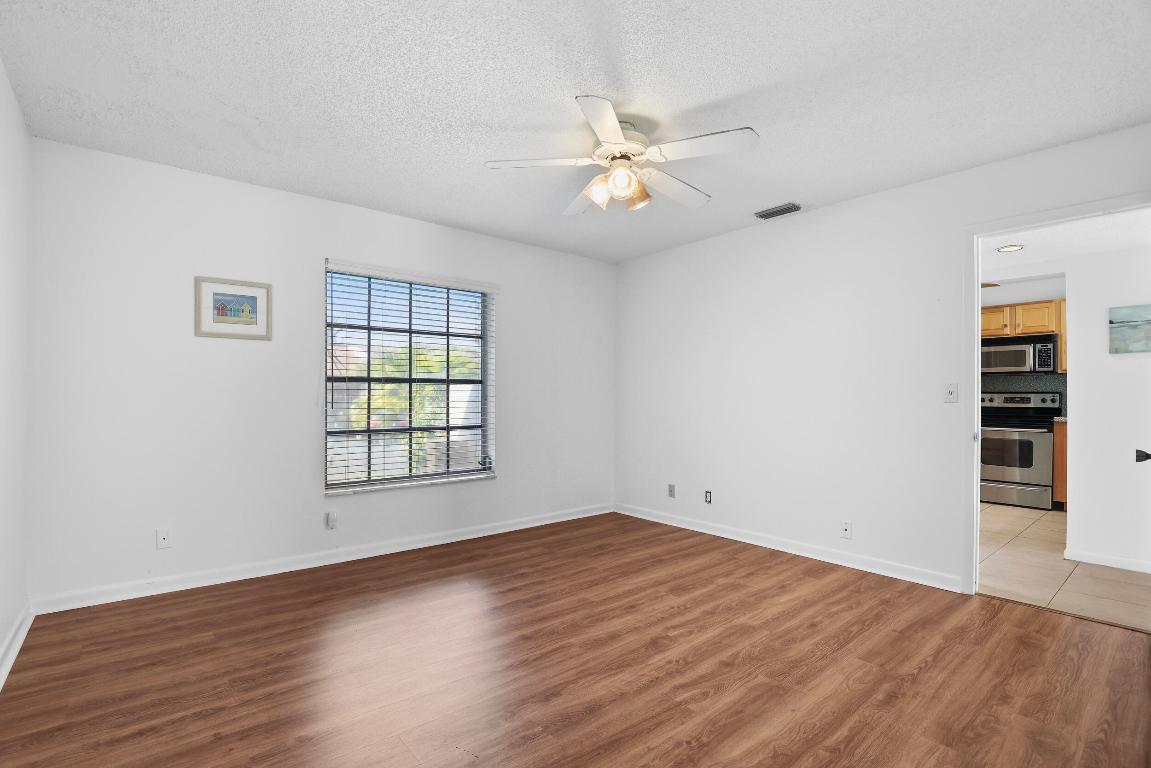 KINGS POINT 4 - Residential