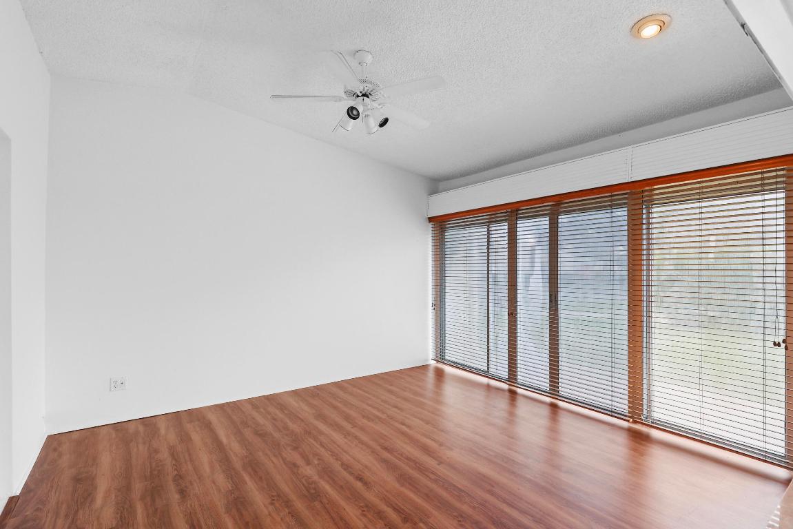 KINGS POINT 4 - Residential