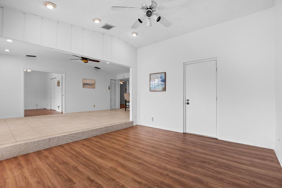 KINGS POINT 4 - Residential