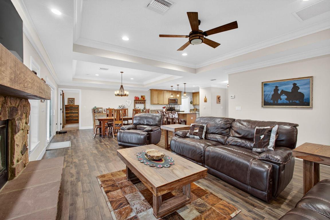 SUNCREEK RANCH - Residential