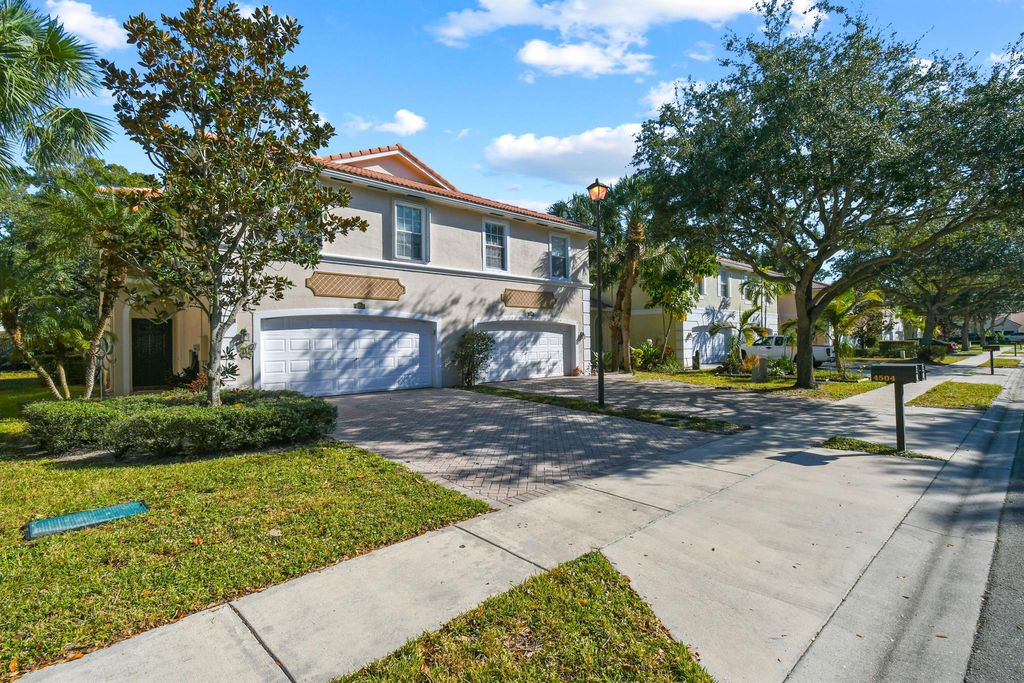 Photo of 4504 Thornwood Circle Circle, Palm Beach Gardens, FL 33418 (MLS # R11044878)