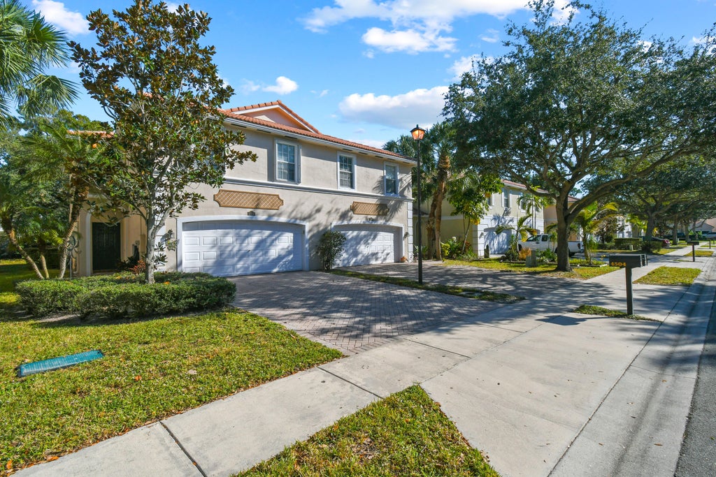 Photo of 4504 Thornwood Circle Circle, Palm Beach Gardens, FL 33418 (MLS # R11044878)