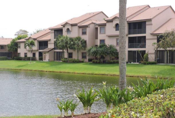 Optima Village Condominium updated 3/2 condo unit for rent in beautiful Fountain Springs area in the heart of Plantation. Large and comfortable. Features nice lake view, updated kitchen with white shaker cabinets, high hat lighting through out, large living area with tile & brand new laminate flooring (no carpets). Brand NEW AC unit less than 3 month old. Walking distance to Deicke’s Park and very convenient to Sawgrass Mall. Excellent schools. Zoned for Central Park Elementary, Plantation Middle & Plantation High. Won't last.