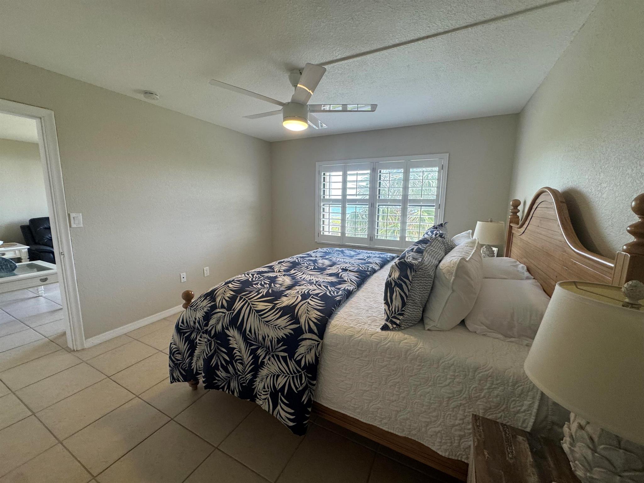 SEA PALMS CONDOMINIUM - Residential Lease